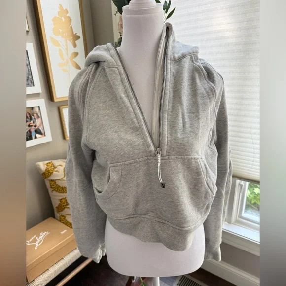 NWOT lululemon Scuba half-zip hoodie, Heathered Core Ultra Light Grey, XS/S. - Picture 2 of 10